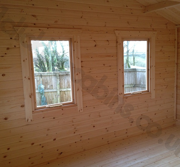 The Libbymae 44mm log cabin